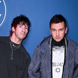 dema tøwn. |-/